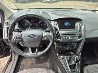Ford Focus 1.0 Titanium picture 11