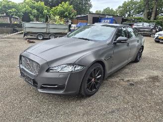 krockskadad bil auto Jaguar XJ 3.0 D Premium Luxury 2019/8