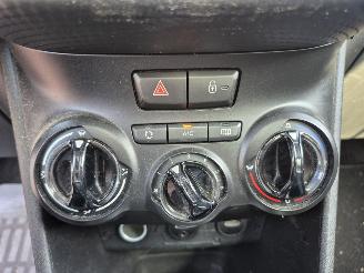 Peugeot 2008 1.2 VTi Active Pack AUTOMAAT! picture 21