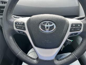 Toyota Verso 1.8 VVT-i Business Titanium  rijdbare zijschade picture 11