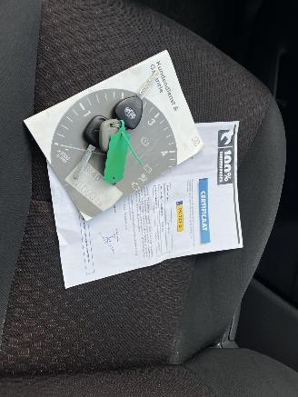 Toyota Verso 1.8 VVT-i Business Titanium  rijdbare zijschade picture 12