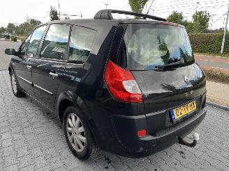 Renault Grand-scenic 2.0-16V Tech Line Navi Clima picture 3