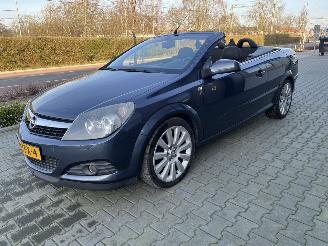 Schadeauto Opel Astra TwinTop 1.8 Automaat airco  KM 135934 2007/6
