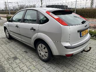 Ford Focus 1.4-16V Ambiente Airco picture 3