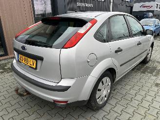 Ford Focus 1.4-16V Ambiente Airco picture 2