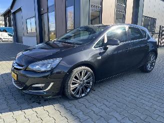 skadebil auto Opel Astra 1.4 Turbo Sport 88kw Navi Clima Cruise PDC 2013/9