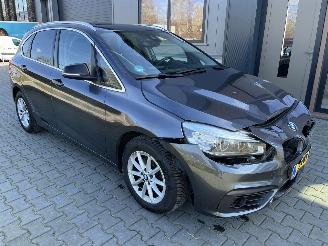 Unfallwagen BMW 2-serie Active Tourer 218d Essential 110KW  Automaat 2015/9