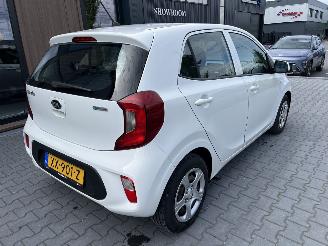 Kia Picanto  picture 3