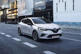 demontáž osobní automobily Renault Clio  2021/1