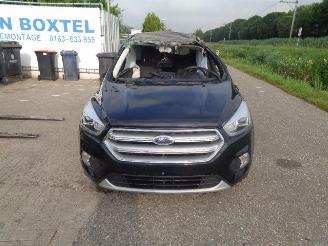 Salvage car Ford Kuga  2014/1