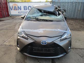 Salvage car Toyota Yaris  2017/1