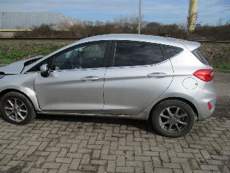 Ford Fiesta  picture 2