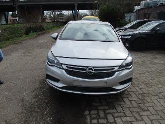 Salvage car Opel Astra  2017/1