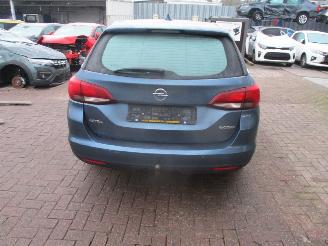 Salvage car Opel Astra  2018/1