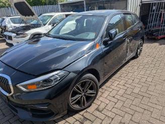 Coche siniestrado BMW 1-serie 1 serie (F40), Hatchback, 2019 118i 1.5 TwinPower 12V 2019/9