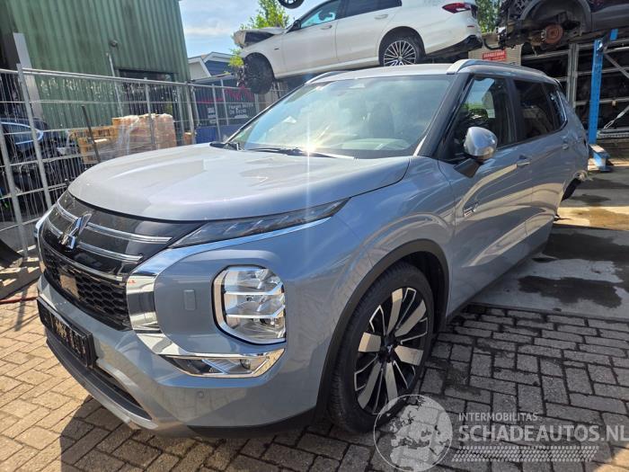 Mitsubishi Outlander Outlander (GN), SUV, 2025 2.4 16V PHEV 4x4
