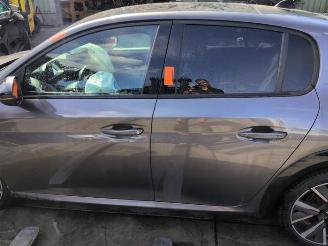 Dezmembrări autoturisme Peugeot 208 208 II (UB/UH/UP), Hatchback 5-drs, 2019 1.2 Vti 12V PureTech 130 2022/2