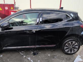 Vrakbiler auto Renault Clio Clio V (RJAB), Hatchback 5-drs, 2019 1.0 TCe 90 12V 2022/12