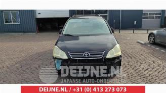 Toyota Avensis-verso  picture 2