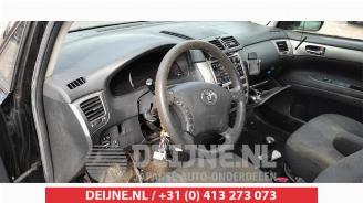 Toyota Avensis-verso  picture 11