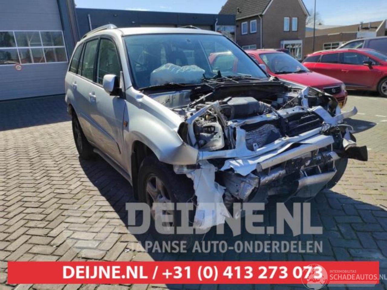 Toyota Rav-4 RAV4 (A2), Terreinwagen, 2000 / 2005 2.0 16V VVT-i 4x4