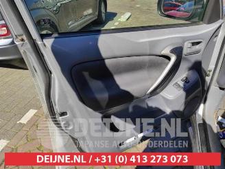 Toyota Rav-4 RAV4 (A2), Terreinwagen, 2000 / 2005 2.0 16V VVT-i 4x4 picture 9