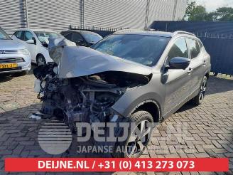 uszkodzony samochody osobowe Nissan Qashqai  2017/2