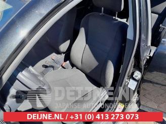 Toyota Avensis Avensis (T25/B1B), Sedan, 2003 / 2008 1.6 16V VVT-i picture 14