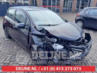Coche accidentado Toyota Yaris Yaris III (P13), Hatchback, 2010 / 2020 1.0 12V VVT-i 2015/4