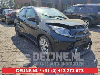 uszkodzony samochody osobowe Toyota Aygo Aygo X, Hatchback, 2022 1.0 12V VVT-i 2023/3
