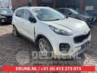 Salvage car Kia Sportage Sportage (QL), Terreinwagen, 2015 / 2022 2.0 CRDi 136 16V VGT 4x4 2017/8