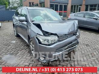Démontage voiture Mitsubishi Outlander Outlander (GF/GG), SUV, 2012 / 2022 2.0 16V PHEV 4x4 2013/10
