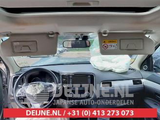 Mitsubishi Outlander Outlander (GF/GG), SUV, 2012 / 2022 2.0 16V PHEV 4x4 picture 16