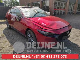 Coche siniestrado Mazda 3 3 Sport (BP), Hatchback, 2018 2.0 SkyActiv-G 122 Mild Hybrid 16V 2019
