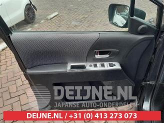 Mazda 5 5 (CR19), MPV, 2004 / 2010 2.0i 16V picture 10