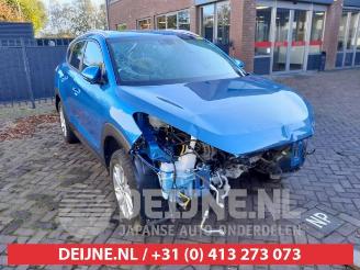 Vrakbiler auto Hyundai Tucson Tucson (TL), SUV, 2015 1.6 GDi 16V 2WD 2015/2
