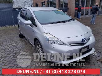 Salvage car Toyota Prius Plus Prius Plus (ZVW4), MPV, 2011 1.8 Hybrid 16V 2013