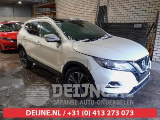 Damaged car Nissan Qashqai Qashqai (J11), SUV, 2013 1.3 DIG-T 160 16V 2019