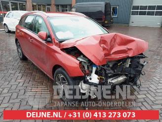 krockskadad bil auto Hyundai I-30 i30 Wagon (PDEF5), Combi, 2017 1.0 T-GDI 12V 2021/3
