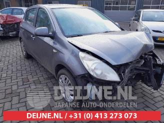 krockskadad bil auto Hyundai I-20 i20, Hatchback, 2008 / 2015 1.4i 16V 2009/3