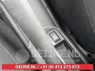 Nissan Note Note (E11), MPV, 2006 / 2013 1.4 16V picture 22