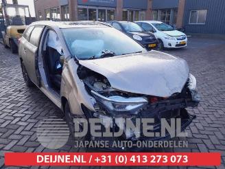 disassembly passenger cars Toyota Auris Touring Sports Auris Touring Sports (E18), Combi, 2013 / 2018 1.8 16V Hybrid 2015/11