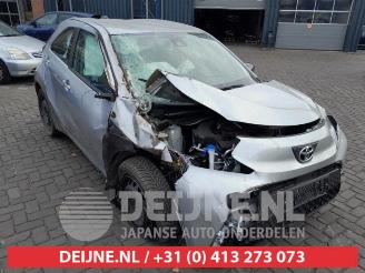 damaged passenger cars Toyota Aygo Aygo X, Hatchback, 2022 1.0 12V VVT-i 2022/8