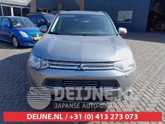 Mitsubishi Outlander Outlander (GF/GG), SUV, 2012 / 2022 2.0 16V PHEV 4x4 picture 2