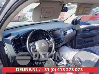 Mitsubishi Outlander Outlander (GF/GG), SUV, 2012 / 2022 2.0 16V PHEV 4x4 picture 17