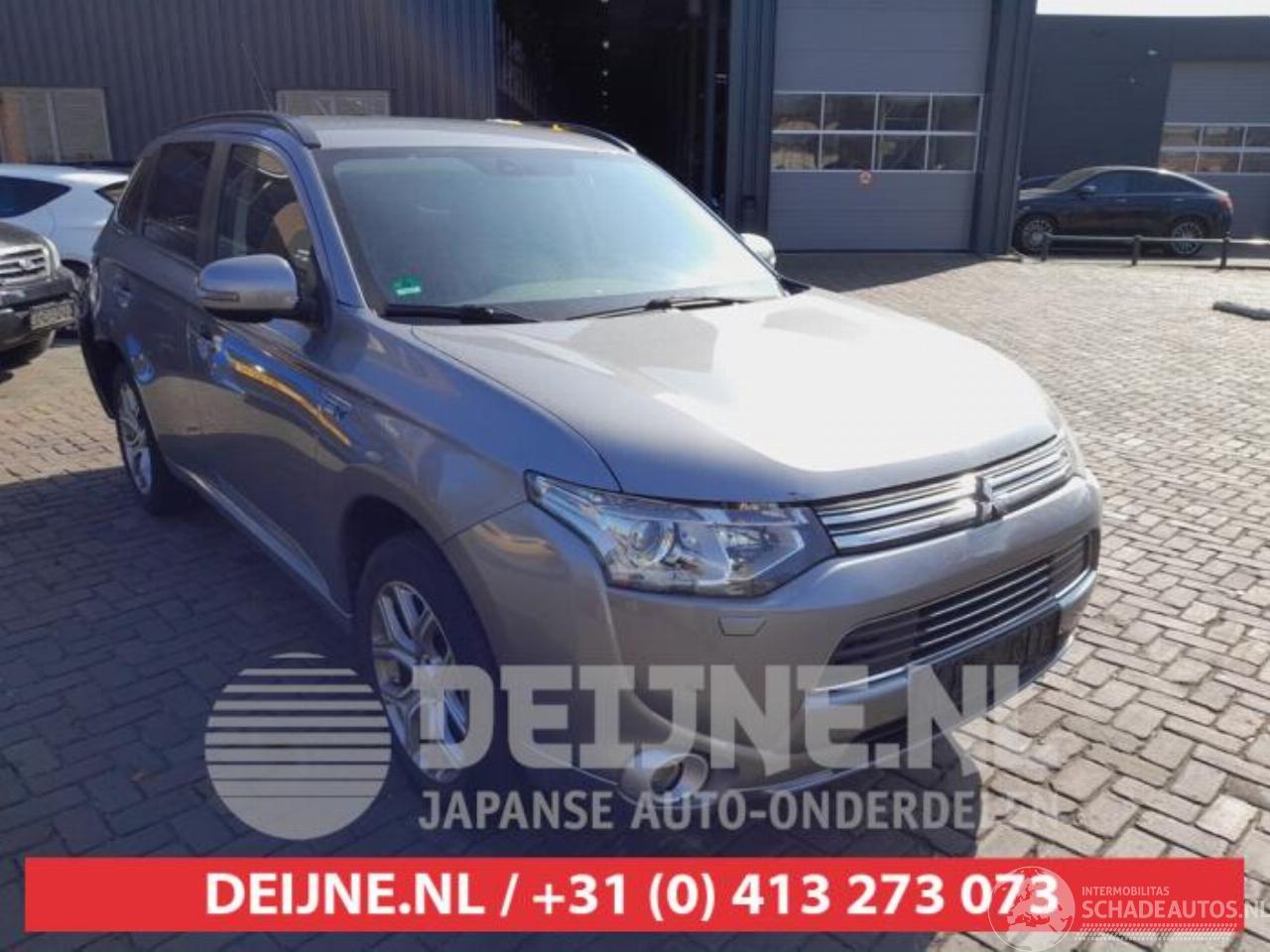 Mitsubishi Outlander Outlander (GF/GG), SUV, 2012 / 2022 2.0 16V PHEV 4x4
