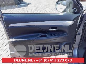 Mitsubishi Outlander Outlander (GF/GG), SUV, 2012 / 2022 2.0 16V PHEV 4x4 picture 11