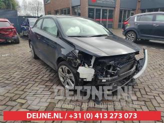krockskadad bil auto Hyundai I-20 i20 Coupe, Hatchback 3-drs, 2015 / 2021 1.4i 16V 2015/3