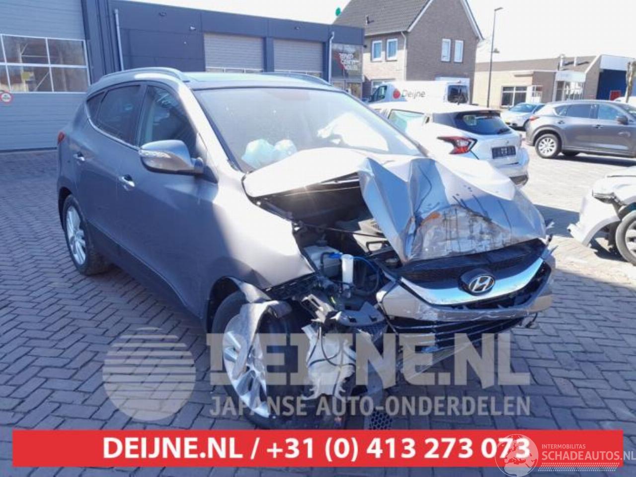 Hyundai Ix35 iX35 (LM), SUV, 2009 / 2015 2.0 CRDi 16V 4x4