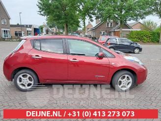 Nissan Leaf Leaf (ZE0), Hatchback, 2010 / 2017 Leaf picture 8